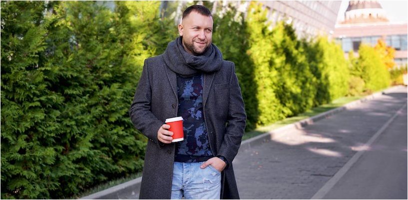 Dmitry Kibkalo met koffie in zijn handen