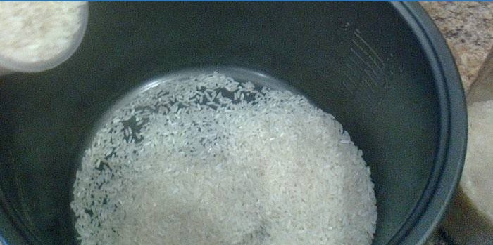 Rauwe rijst in een slowcooker