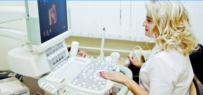 3D-echografie van de foetus uitvoeren in de kliniek