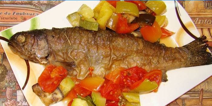Rode vis met groenten