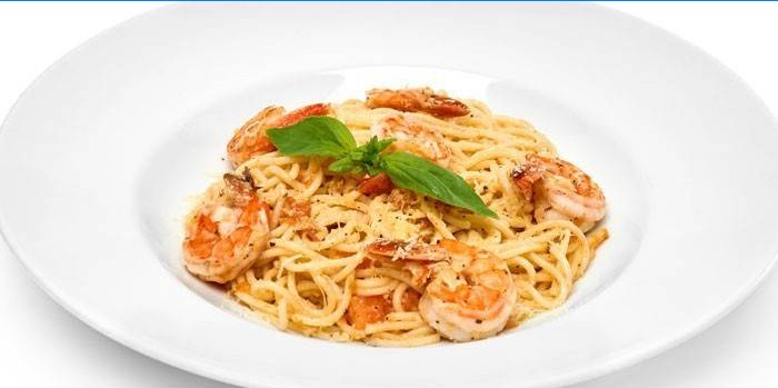 Spaghetti met gamba's en kaas