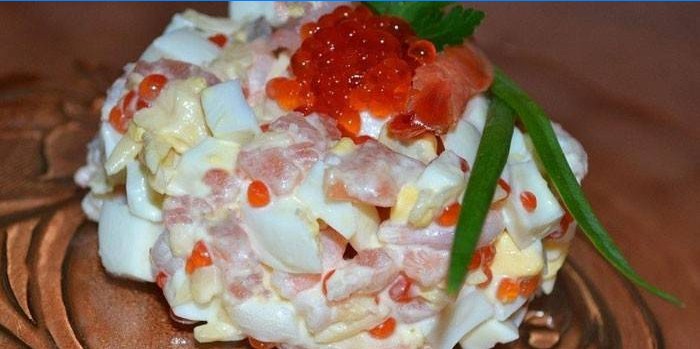 Salade met rode vis en rijst