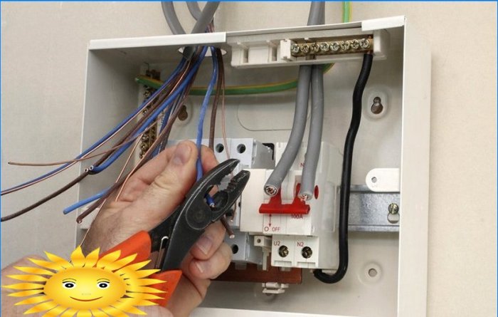 Installatie en vervanging van elektrische bedrading: basisregels, advies van een elektricien