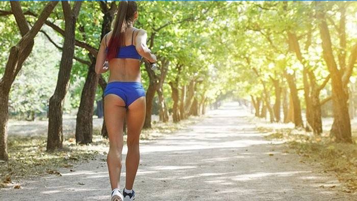 Intensief joggen met de juiste techniek helpt je om af te vallen.