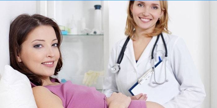 Zwanger meisje en arts