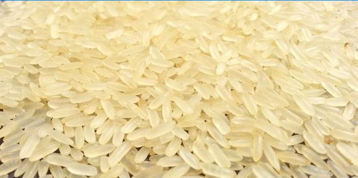 Gestoomde langkorrelige rijst