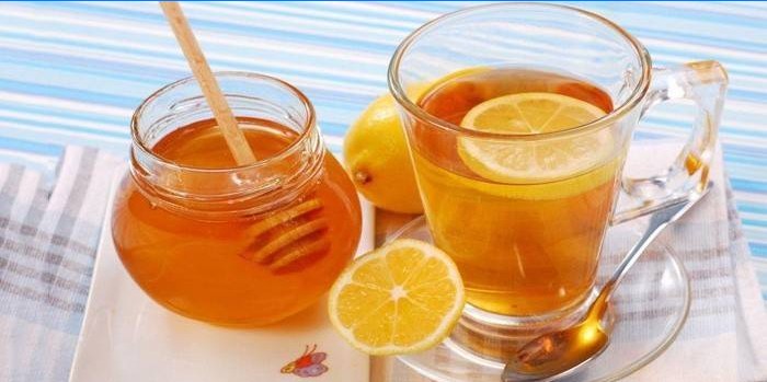 Geef een week water met honing en citroen