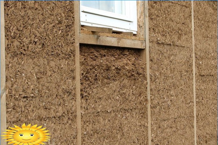Thermische isolatie van een huis met zaagsel, kalk en cement