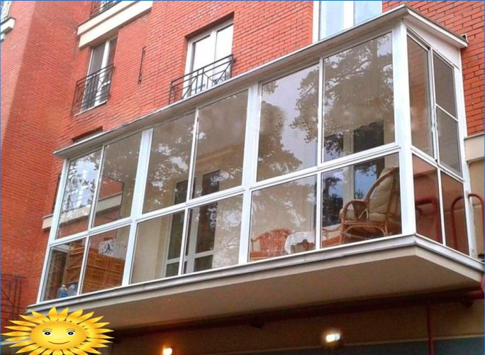 Opties voor het regelen van een glazen balkon