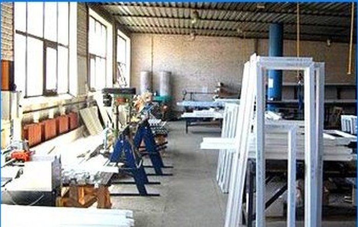 Zowat ingewikkeld: fabricagetechnologie, voordelen van PVC-ramen