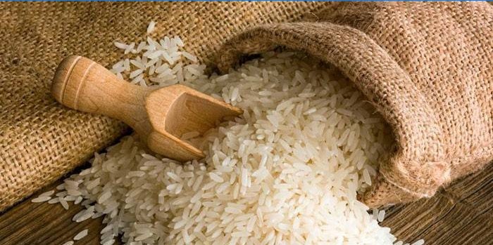 Langkorrelige rijst in een zak