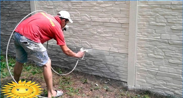Hoe een betonnen hek te schilderen