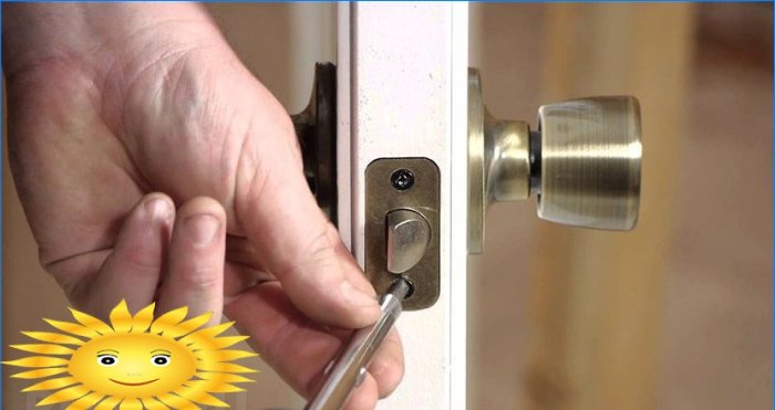 Hoe sloten en handgrepen voor binnendeuren te kiezen