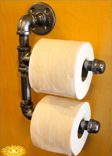 Houder voor toiletpapier in het interieur van de badkamer en toilet