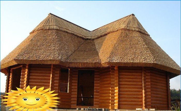 Rieten dak: kenmerken van het materiaal en de dakbedekking