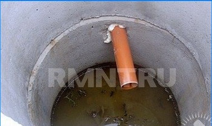 Beginnen met water in een septic tank