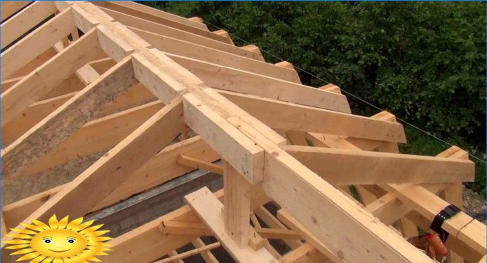 De nok van het dak is een belangrijk element van de dakconstructie
