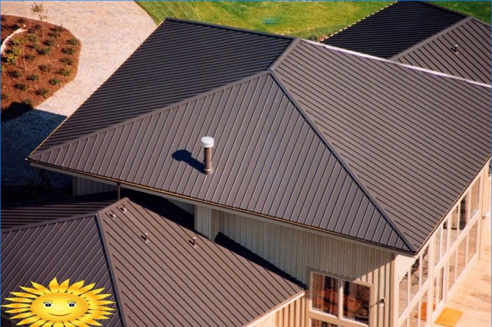 De nok van het dak is een belangrijk element van de dakconstructie