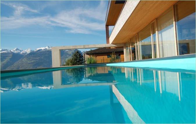 Een luxe berg herenhuis door k_m architektur