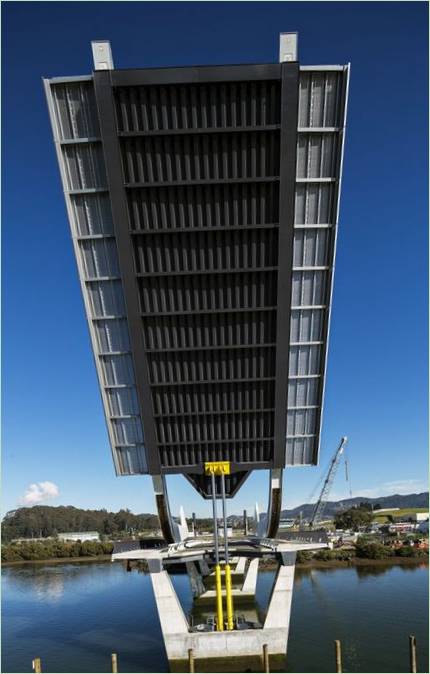 Unieke brug over de Hatea rivier in Whangarei, Nieuw Zeeland