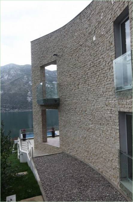 Luxe villa in de vorm van een zeeschelp aan de Adriatische kust van Enforma, Stoliv, Montenegro