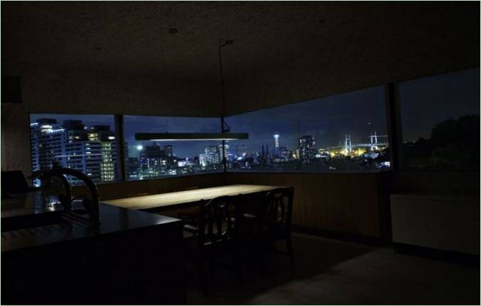 Panoramisch uitzicht over de stad bij nacht