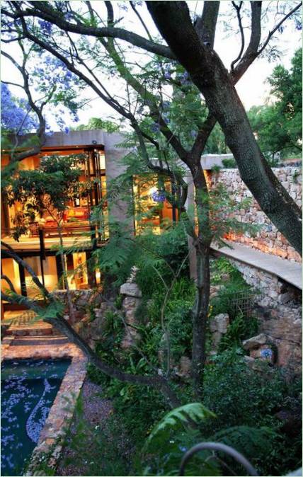 Stenen huis door Slee &amp; Co Architects in Johannesburg