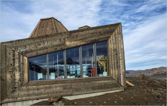 Rabothytta Huisjes in de bergen van Noord-Noorwegen met panoramische ramen