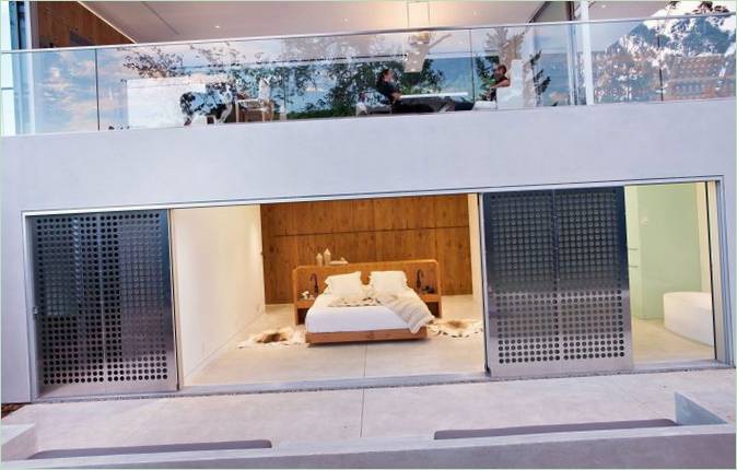 Interieurontwerp van een slaapkamer met panoramisch uitzicht Turner Residence in Californië