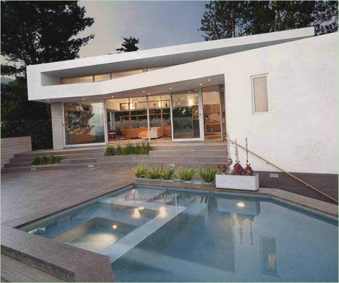 Het prachtige zwembad van Deronda House in Los Angeles