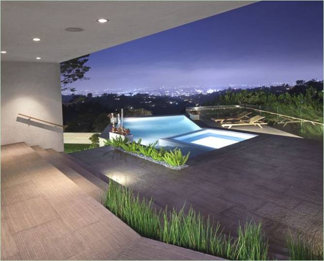 Het grote terras van een Deronda huis in Los Angeles