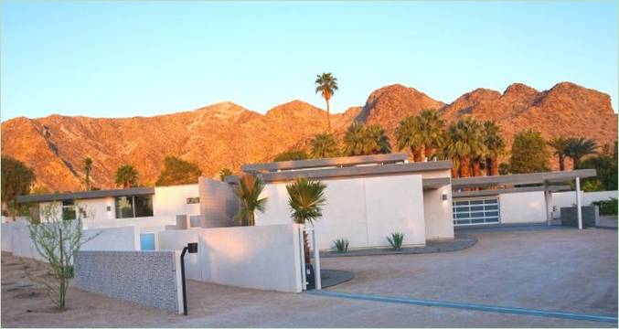 De buitenkant van de Dee Residence in Rancho Mirage