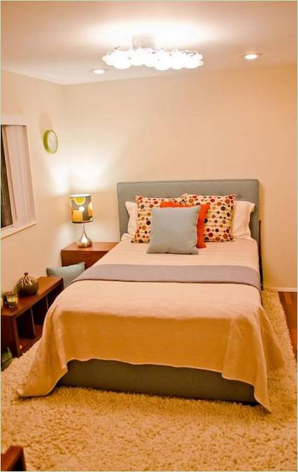 Pastelkleurige slaapkamer met speels decor