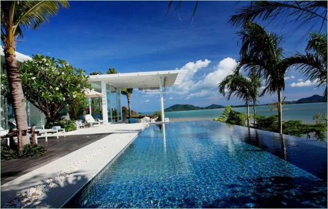 Een luxueus panoramisch zwembad