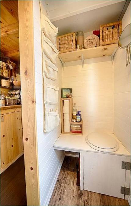 Badkamer in een camper - ondanks het compacte formaat is er genoeg ruimte