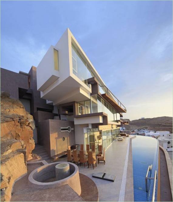 Interieurontwerp van Veronica Beach House met geweldig uitzicht op de kust in Lima, Peru