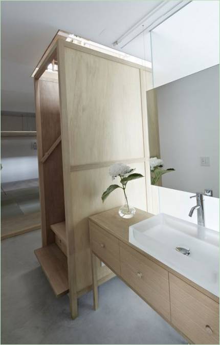 De badkamer van een huis in Itami