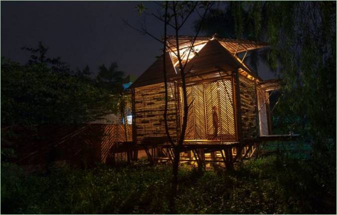 Nachtverlichting van een bamboe huis door BB Home