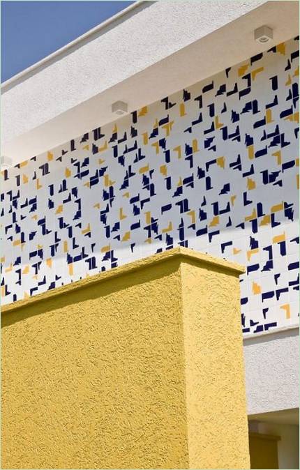Het getextureerde muuroppervlak van Casa do Boi van architect Leo Romano